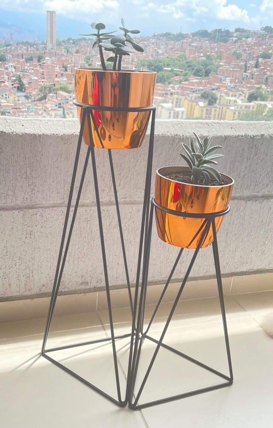 Set Amazonia con materos plasticos tipo CROMADO